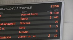 Viachodinové meškania, zrušené spoje a chaos na staniciach. Počasie ochromilo železnice