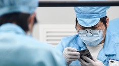 Čína nehlásila po prvý raz žiadne nové domáce prípady nákazy koronavírusom