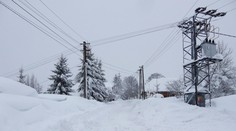 Elektrikári postupne odstraňujú poruchy. Bez energie je však stále viac ako 13-tisíc odberných miest