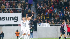 VIDEO: Adept na gól roka? Legenda Premier League udrela z vlastnej polovice, v 37 rokoch to stále vie