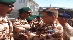 Niekto si musí odslúžiť v Afganistane a niekomu stačí iba sedieť vo vláde či v parlamente