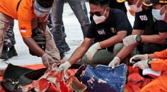 VIDEO: Najhoršie obavy sa potvrdili. V mori už našli trosky zmiznutého lietadla aj telesné ostatky
