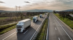 Diaľničiari upozorňujú na nový podvod. Autodopravcom chodia SMS o nezaplatenom mýte