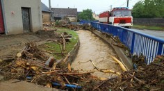 Búrky majú v Česku prvú obeť. Ďalšia osoba je nezvestná