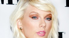 Taylor sa veru nezdá. Dva týždne od rozchodu vášnivé bozky s novým fešákom