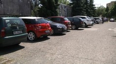 V Michalovciach parkujú vodiči zadarmo. A prosperujú aj obchodníci