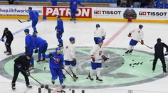 Slováci už trénovali v Prahe. Nastali zmeny v presilovkových formáciách