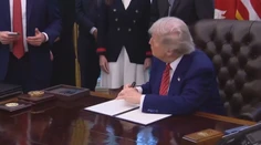 Koniec obchodnej vojny? Súd dal Trumpovým clám stopku. Platí to aj o tých uvalených na autá zo Slovenska