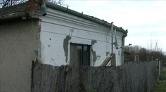 Otrasný prípad sexuálneho zneužívania pri Komárne. Otec týral vlastné deti