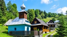 Mnohí ho nepoznajú, iní mu hovoria miestny Vlkolínec. Toto miesto sa zámerne ukrýva pred svetom