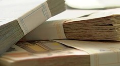 Viacerí exekútori sa vraj "vyfarbili". Vymohli státisíce a nechali si ich