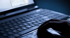 Masívny útok hackerov: Na dark web unikli odcudzené údaje o milióne kreditných kariet