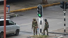 Vojaci zadržali ministra financií Mugabeho vlády, ten je v domácom väzení