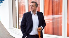 Podľa Danka letí budúci týždeň lietadlo do Moskvy po vakcíny. Chce, aby priviezli aj liek