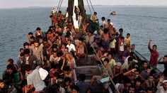 Pri Indonézii sa potopila loď so 120 ľuďmi. Zachránili zatiaľ štyroch