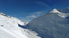Dávajte si pozor na horách! Hrozba pádu lavín v Tatrách stúpla na tretí stupeň