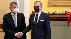 Nová česká vláda nebude predlžovať núdzový stav, prvá cesta premiéra Fialu povedie na Slovensko