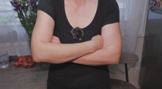 Jej synovi sa spolužiak vyhrážal nožom. Tvrdí, že ich polícia donútila vypovedať, aj keď to z obavy nechceli