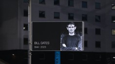 Po smrti manžela apeluje na britskú vládu. Gatesová žiada zaradiť nárazy do hlavy medzi problémy verejného zdravia