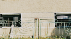 FOTO: Rodinným domom v Brezne otriasol výbuch, jeden zranený skončil v nemocnici