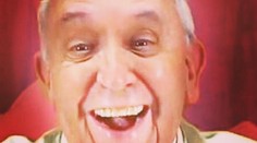 Pápežova prvá selfie! Za hodinu mala viac ako 9000 likeov