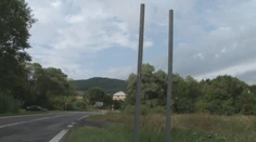 Tabule označujúce slovenský Havaj lákajú čoraz viac. Niekomu sa zrejme hodili ako suvenír