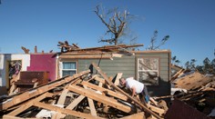 Tornáda a silné búrky na juhu USA opäť zabíjali