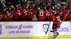 Tatar strelil štvrtý gól a Devils natiahli víťaznú sériu na 13 zápasov