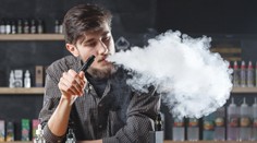 Prvá obeť e-cigariet: Britský robotník zomrel na pľúcnu chorobu spojenú s vapingom