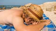 Tieto tri veci vám počas opaľovania môžu spôsobiť vážne zdravotné problémy