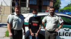 Dlho na slobode nepobudol. Policajti chytili väzňa na úteku