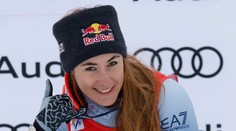 Shiffrinová využila neprítomnosť Vlhovej na navýšenie náskoku. Úvodné Super G ovládla talianska zjazdárka