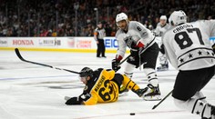 Exhibíciu hviezd NHL vyhral Gretzkého tím, najužitočnejším hráčom Simmonds
