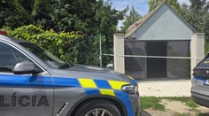 Dráma v dome pri Nitre: Otec mal dvakrát vystreliť na syna, ten sa guľkám vyhol