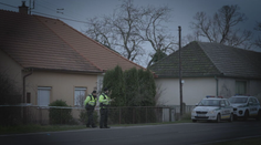 Z detí sa pred Vianocami stali siroty. Hádka medzi manželmi sa pri Piešťanoch skončila vraždou