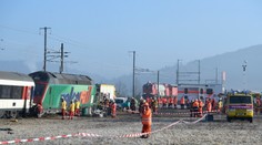 VIDEO: Po zrážke vlakov zostali desiatky zranených