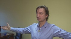 Tohto lekára odlišuje od kolegov schopnosť vidieť, cítiť a nájsť príčinu ochorení