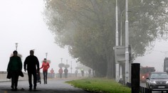Parlament schválil novelu, ktorou sa stanoví rýchlosť chôdze. Má sa tým zvýšiť bezpečnosť na chodníkoch