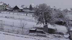 Do Východnej sa vrátila zima, takto tu do rána nasnežilo