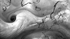Nad Atlantikom sa objavila obrovská cyklóna. Ovplyvní počasie aj na Slovensku
