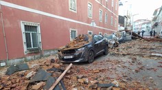 Obete na životoch, chaos a státisíce ľudí bez elektriny. Na juhu Európy vyčíňala ničivá búrka