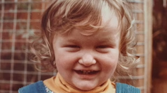 Za zabitie dcéry dostala členka sekty deväť rokov. Ubila ju k smrti, pretože zle pozametala zem