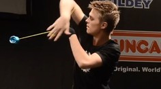 Titul majstra sveta si zaslúži. Mladík predvádza s jojo neuveriteľné kúsky