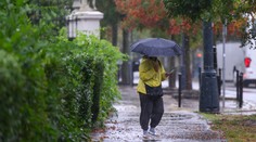 Pripravte si dáždniky. Vietor potrápi Slovensko, na horách hrozí víchrica
