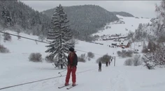 Dedinské zjazdovky pomaly zanikajú. Malé vleky hrdzavejú a ľudia preferujú veľké strediská
