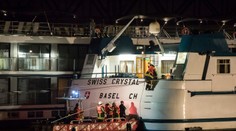 Pri náraze výletnej lode do mostného piliera sa zranilo 27 ľudí