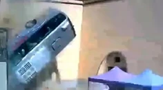 VIDEO: Autobus plný ľudí sa zrútil z diaľničného mosta. Zo záberov behá mráz po chrbte