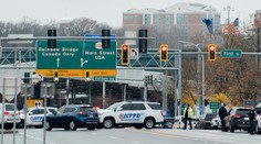 Svedkovia opísali, čo výbuchu predchádzalo. Po explózii na moste, ktorý spája USA a Kanadu, hlásia mŕtvych