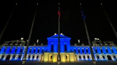 Slavín sa zahalil do ukrajinských farieb, modro-žltý bol i Prezidenstký palác