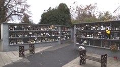 Záujem o klasické hroby klesá, miesta pre urny sú zasa plné. O kolumbáriá je vyšší záujem aj na dedinách